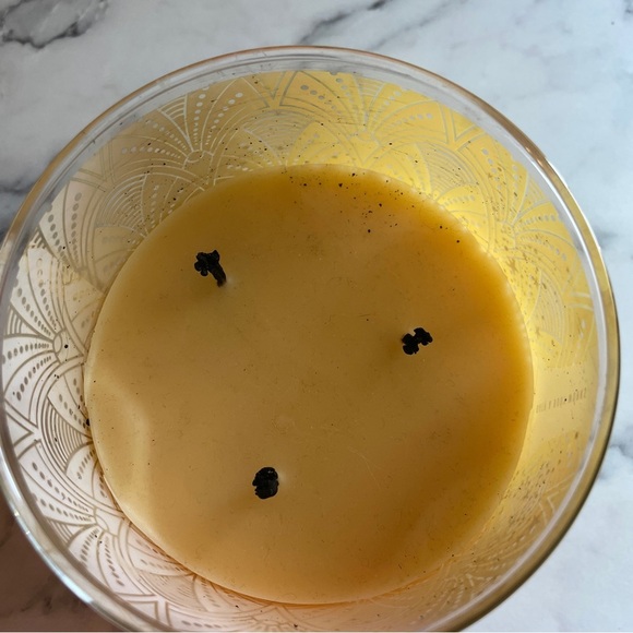 Bath&body works hot buttered rum candle 14.5oz - Picture 5 of 5